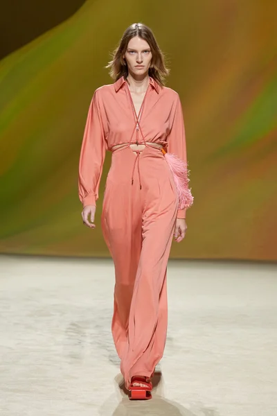 Look 28